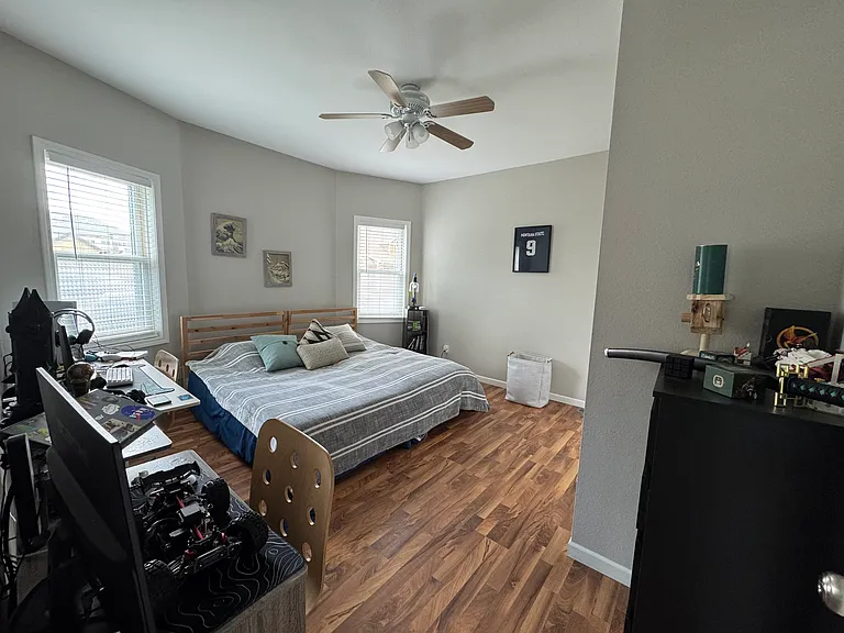 2315 Clark St — Photo 11