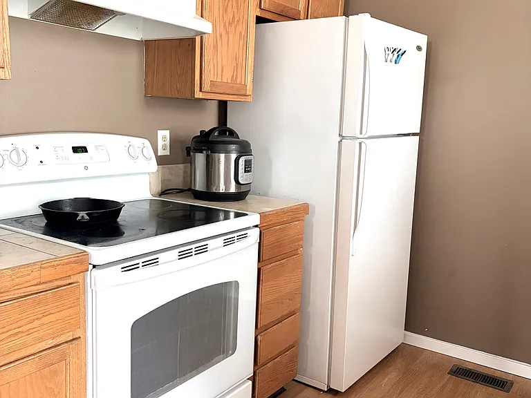 2334 Troy Ct — Photo 7