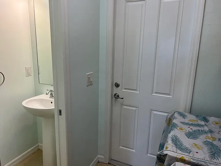 3228 S Caroline Dr — Photo 6