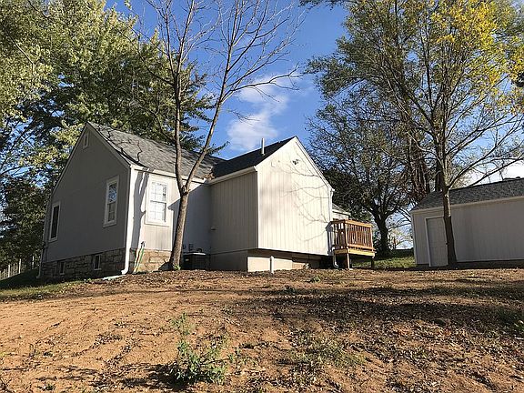 5th image of 3348 N 49th Dr