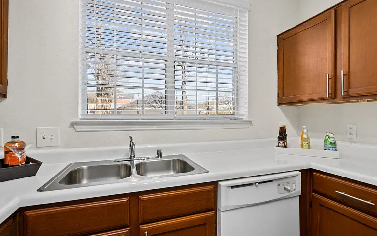 Lanesborough Apartments — Photo 50