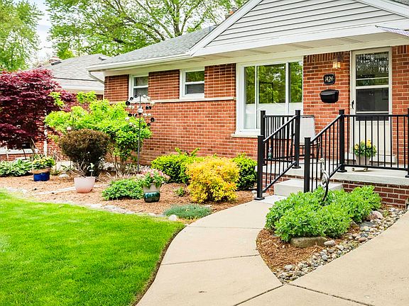 3rd image of 1424 Collegewood Dr