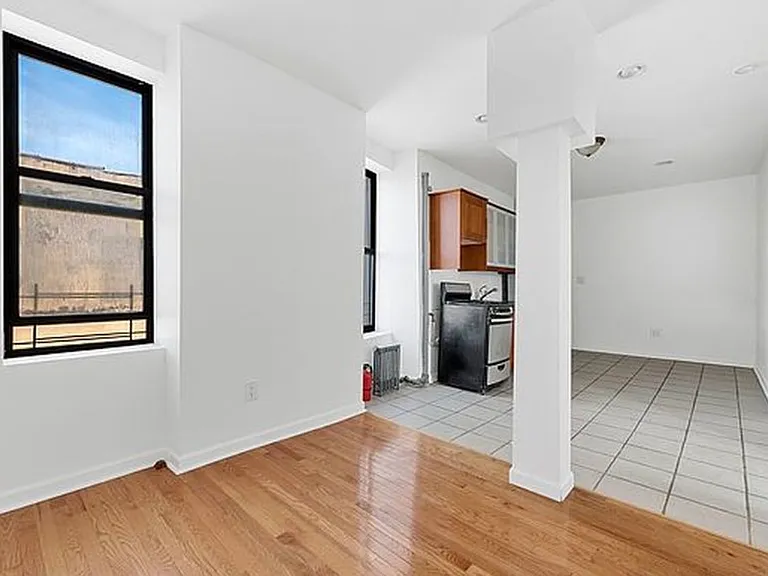 2475 Hughes Ave #4D — Photo 2