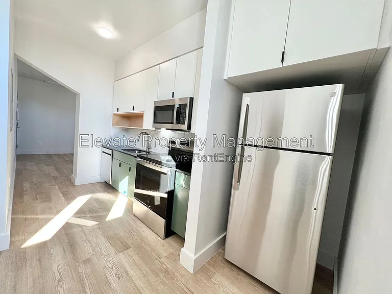 1701 NW 12th St #4 — Photo 3