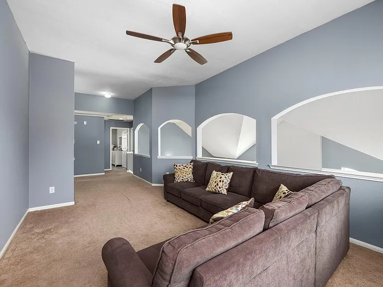 16315 Scotch Hollow Ln — Photo 29