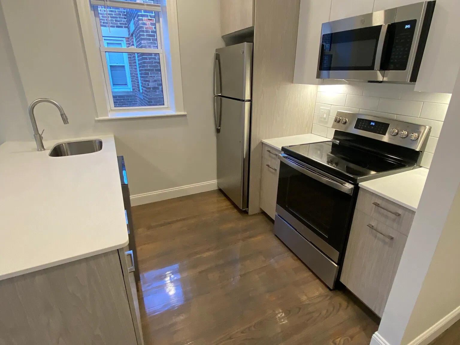 1 bed, 999 sqft, $2,800 — Photo 3
