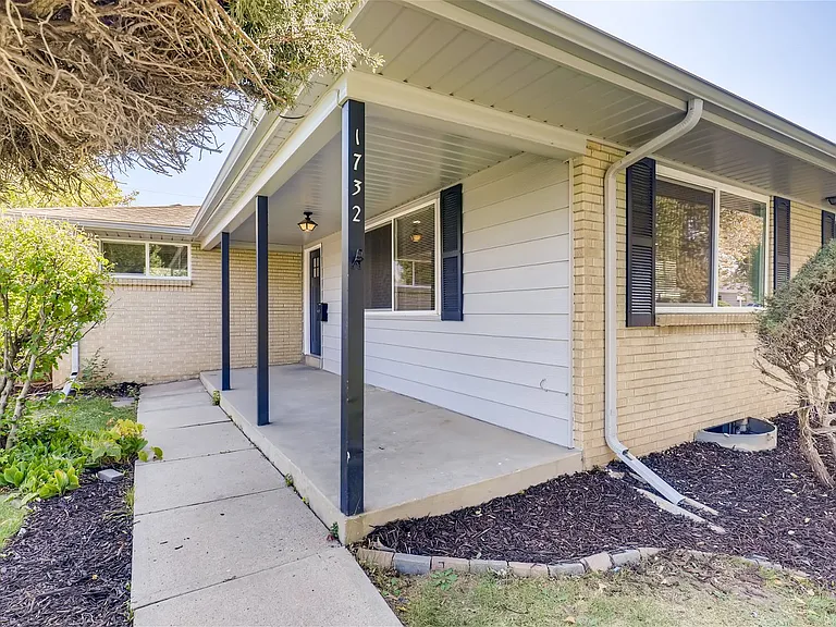 1732 Florence St — Photo 13