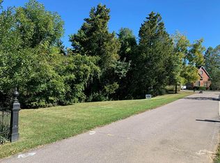 9834 W Ridgeway Ct, Columbus, IN 47201