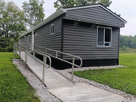 4th image of 141 Petersburg Ln