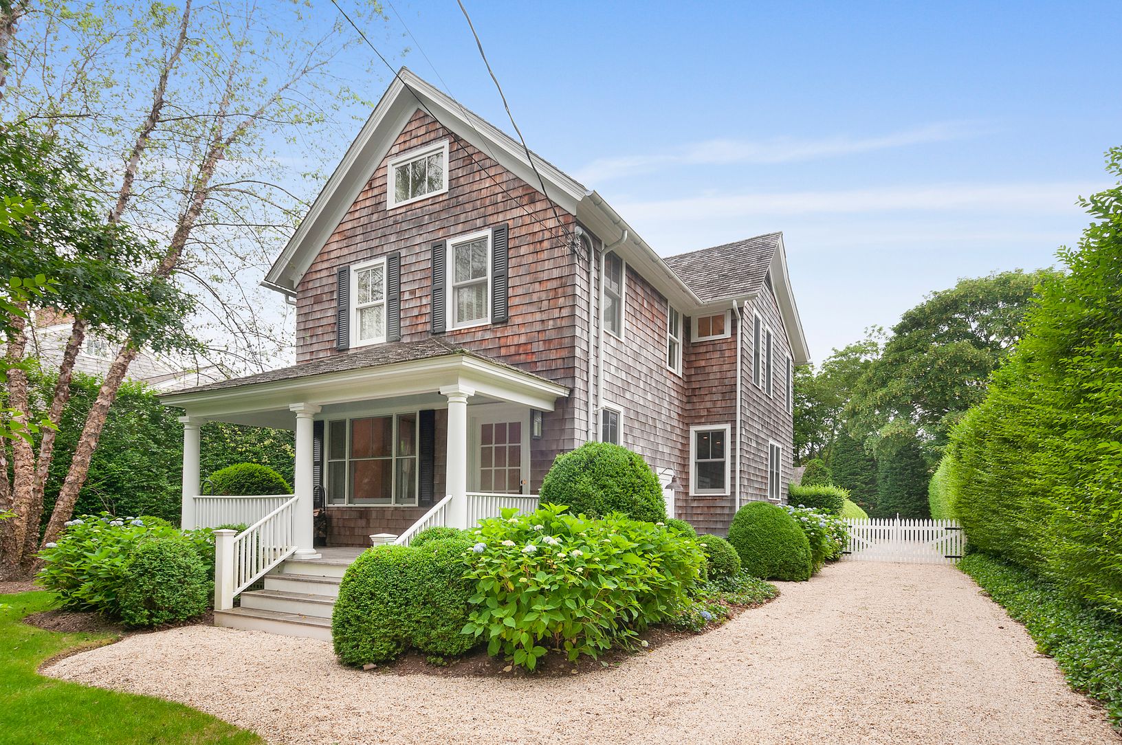  Charming Traditional with Modern Interior
