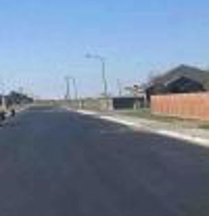 Exterior Neighborhood (street photo)