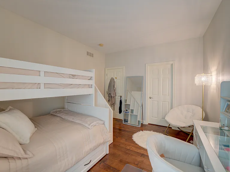 8 Astor Pl — Photo 31