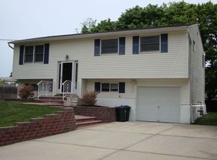 147 Ruland Rd, Selden, NY 11784