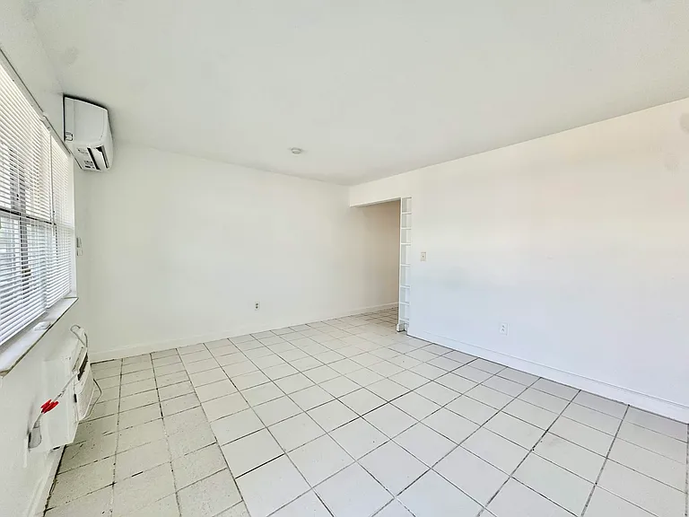 411 SE 23rd Ave #B — Photo 4