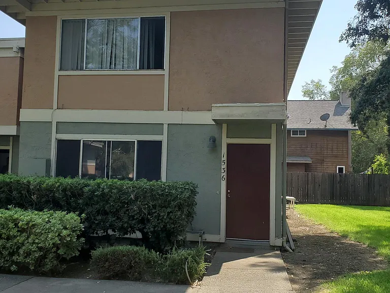 1536 Drake Dr — Photo 24