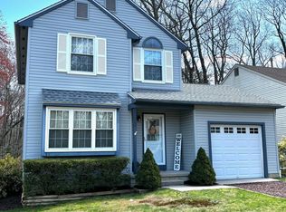 3 Woodstream Dr, Atco, NJ 08004