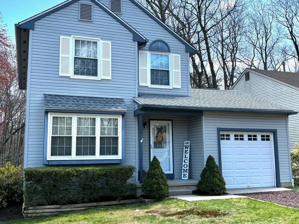 3 Woodstream Dr, Atco, NJ 08004