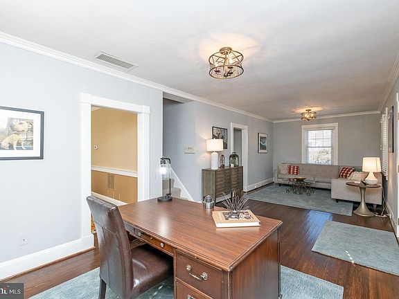5th image of 625 College Ave