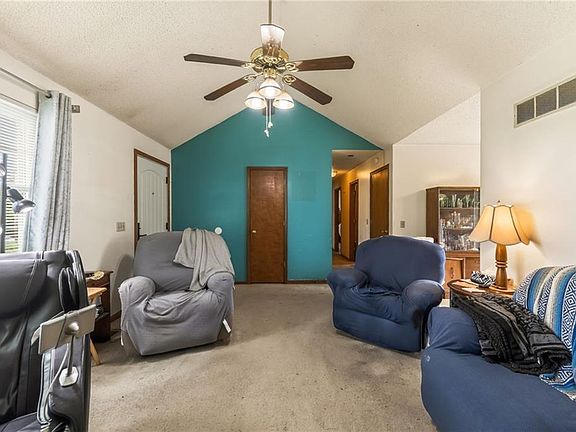 4th image of 5113 NE 48th St