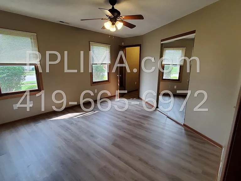 1593 Plainfield Dr — Photo 4
