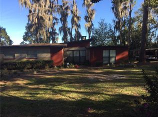 18605 Lakeshore Dr, Lutz, FL 33549