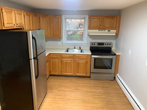 2nd image of 585 Sea St #3