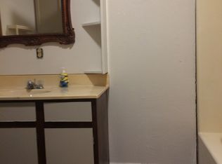 1039 Valley St, Carthage, MO 64836