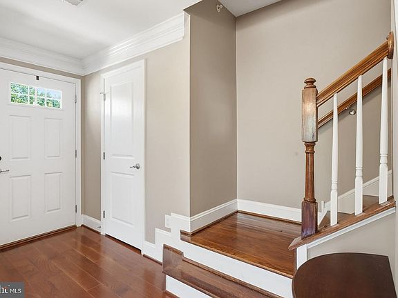 3rd image of 214 Ashburn Rd #19