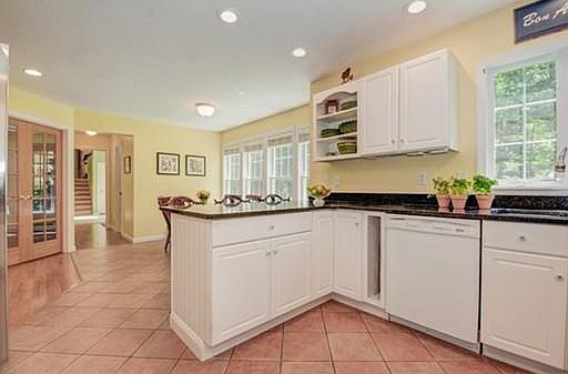 2nd image of 55 West St