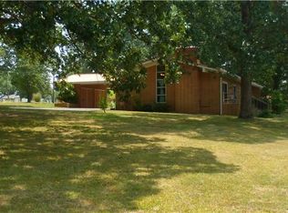 1565 Fall River Rd, Lawrenceburg, TN 38464