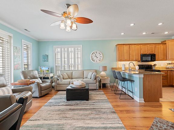3rd image of 611 Vista Dr. #611A
