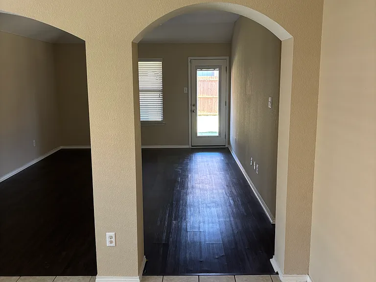 2047 Enchanted Rock Dr — Photo 3