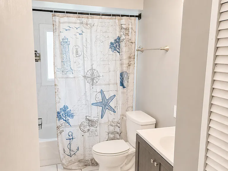 17 California Ave — Photo 8