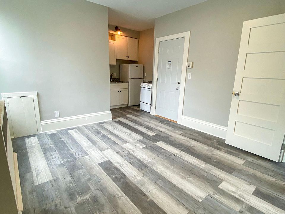 1st image of 917 27th Ave NE APT 5