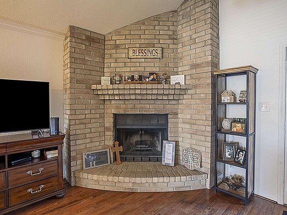 5th image of 1562 Bryant Way