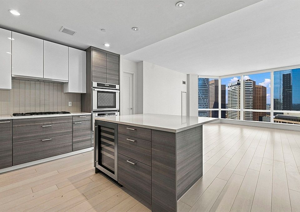 1st image of 1 Franklin St Unit 3107