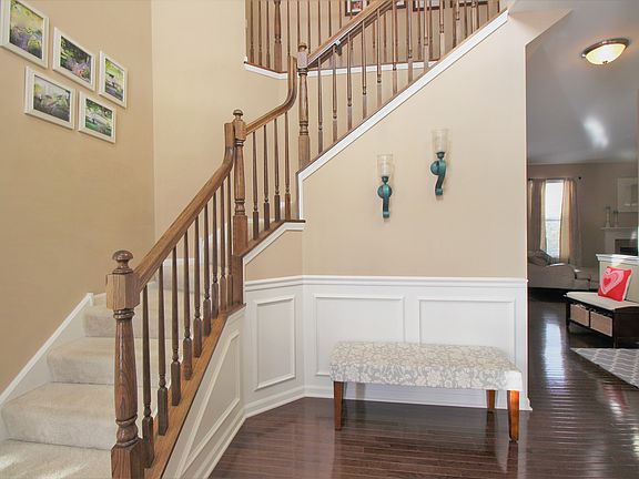 3rd image of 620 Wildrose Cir