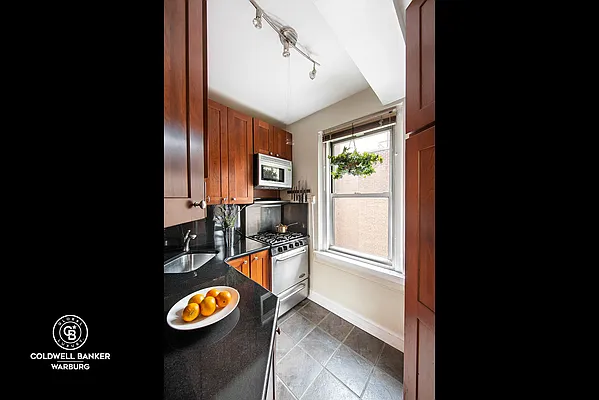 Sold by Coldwell Banker Warburg | media 3