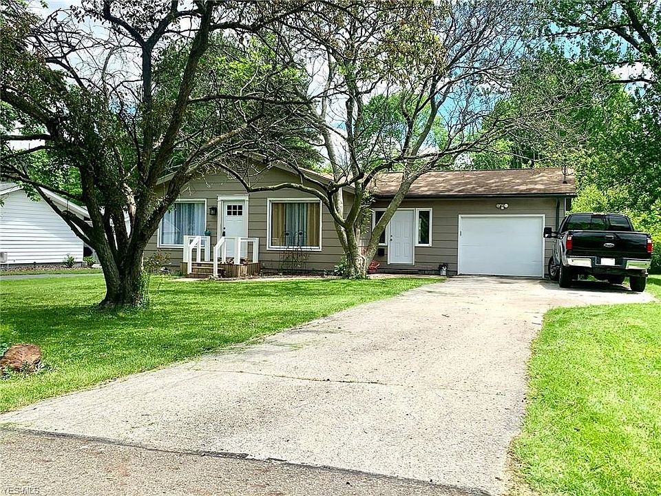 1st image of 441 Hood Dr