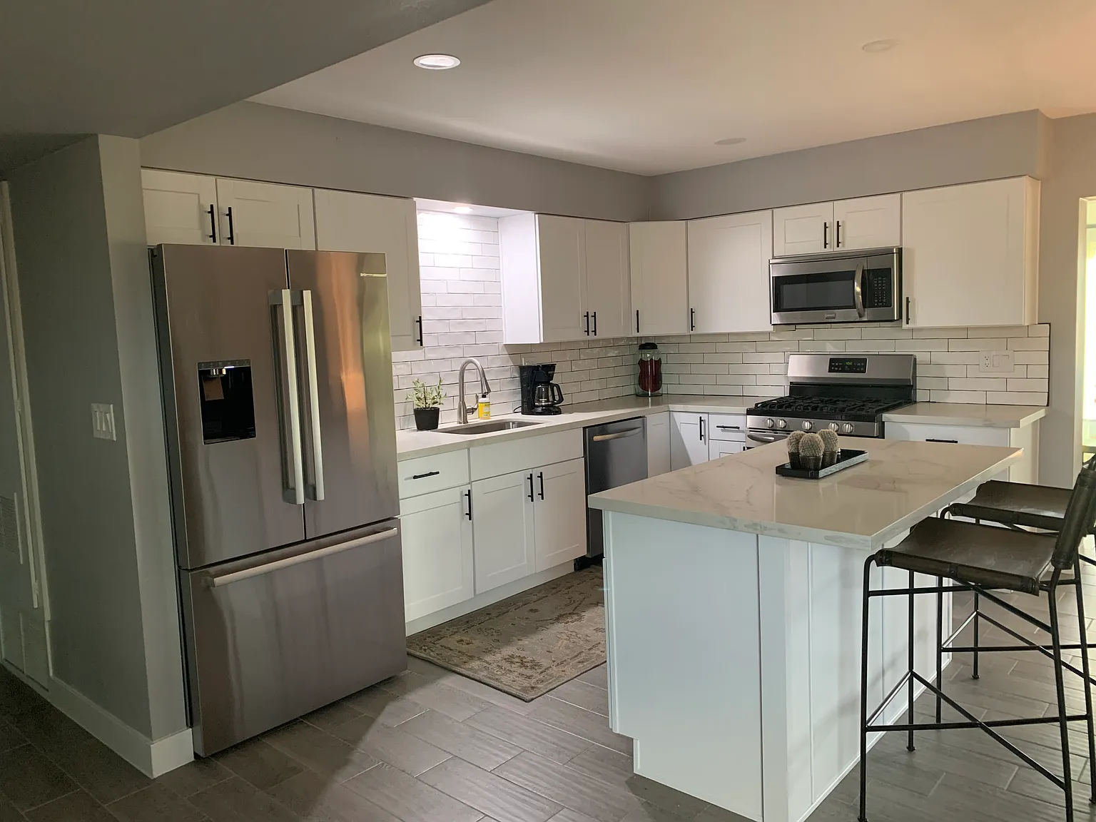 3 bed, 1500 sqft, $5,900 — Photo 1