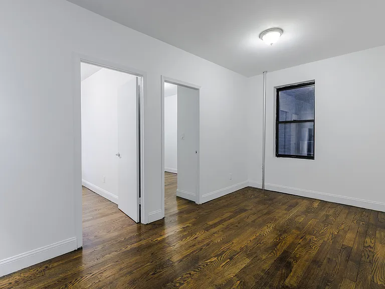 260 W 16th St #1D — Photo 1