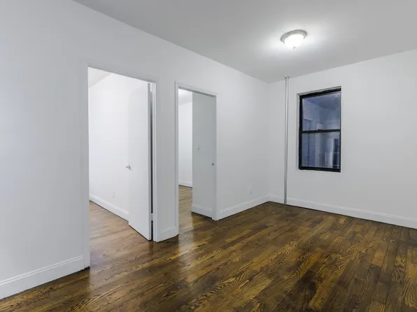 260 West 16th Street image 1 of 5