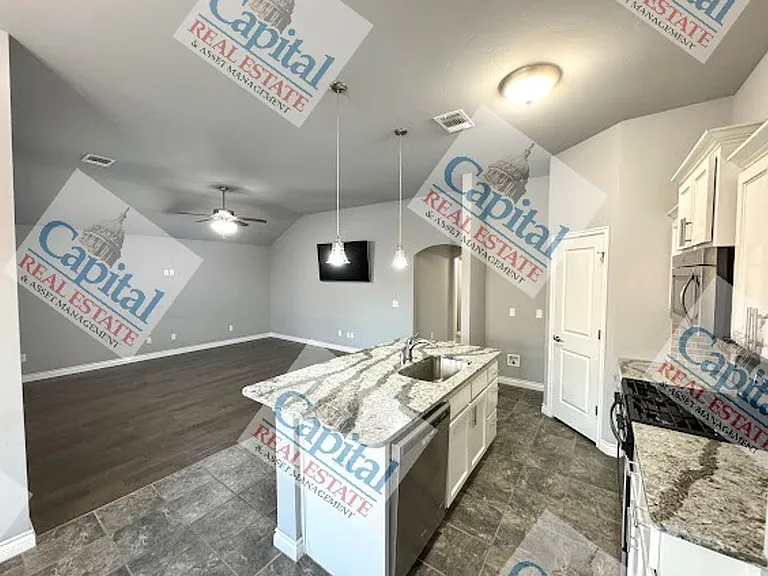 18900 Vea Dr — Photo 7