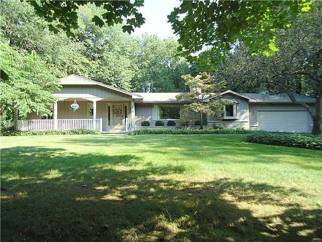 1st image of 420 Woodland Ln