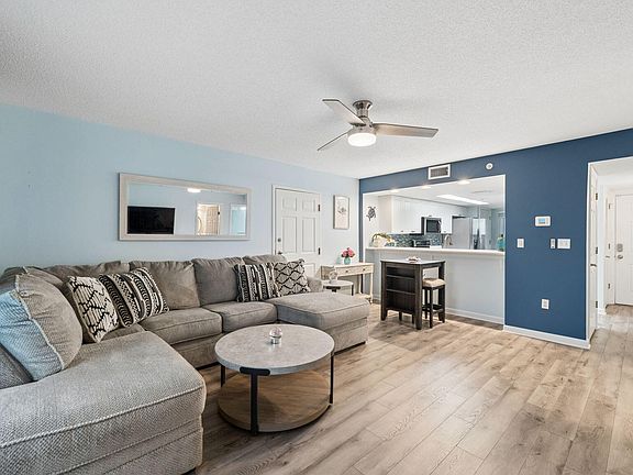 3rd image of 895 Santa Rosa Blvd #415/415A