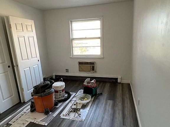 4th image of 10322 51st Ave #2