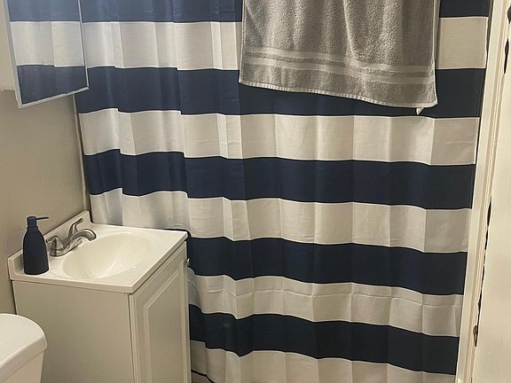 5th image of 2904 W Wisconsin Ave #1