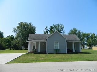 214 W 8th St, Eldon, MO 65026