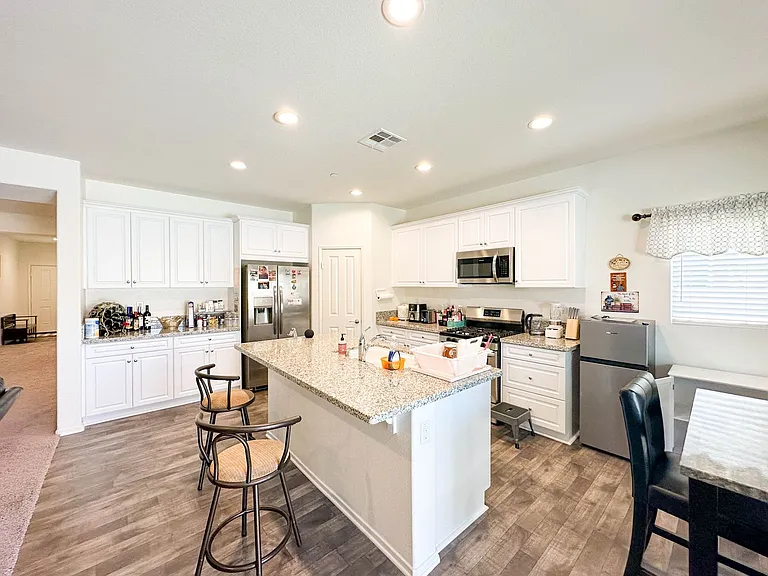 26318 Desert Rose Ln — Photo 38