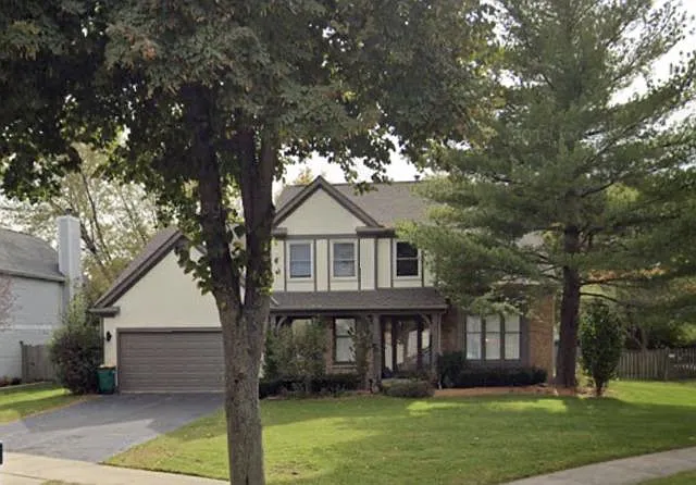 1196 Sandhurst Dr photo 1
